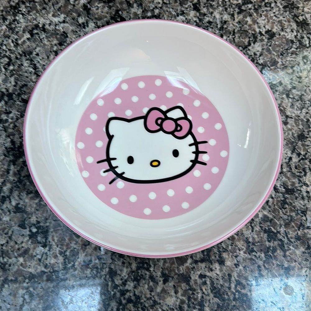 Hello Kitty pink polka dots pasta bowl plate 46oz Sanrio license merchan…